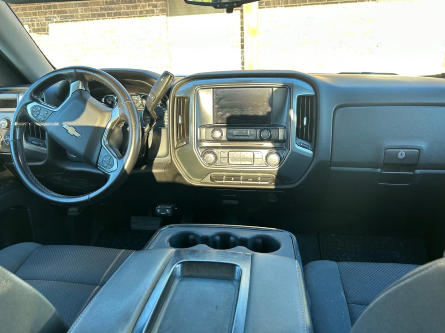 2019 White Chevrolet Silverado 1500 Work Truck Double Cab 4WD (2GCVKPEC2K1) with an 5.3L V8 OHV 16V engine, 6A transmission, located at 1687 Business 35 S, New Braunfels, TX, 78130, (830) 625-7159, 29.655487, -98.051491 - Photo#6